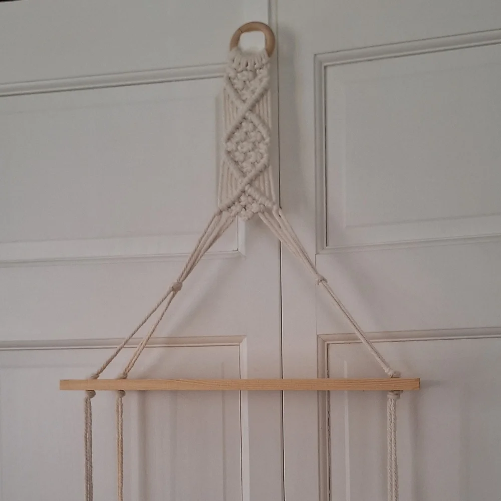 Wood and Macrame shelves - Picture 2 of 3